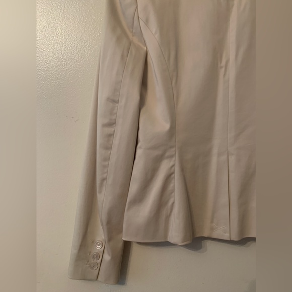 Robert Graham Tan Sateen Blazer 🔥 - Picture 3 of 11